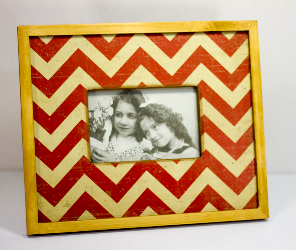 Wooden Frame-Red/Cream Zig Zag-MT1710